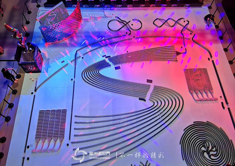 盒裝口香糖碼多米諾創(chuàng)吉尼斯世界紀(jì)錄