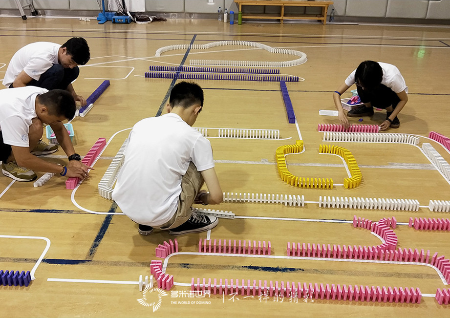 2019廣聯(lián)達(dá)新人訓(xùn)“夜戰(zhàn)多米諾