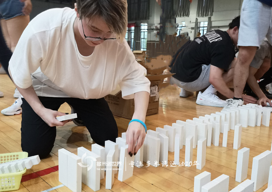 上海美國(guó)學(xué)校多米諾骨牌團(tuán)隊(duì)大挑戰(zhàn)