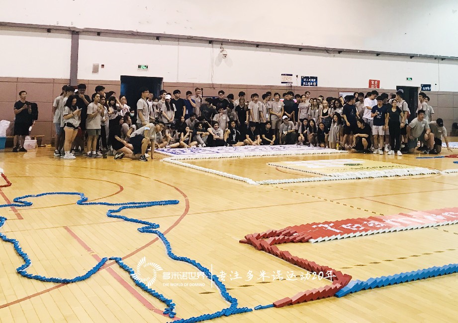 上海美國(guó)學(xué)校多米諾骨牌團(tuán)隊(duì)大挑戰(zhàn)